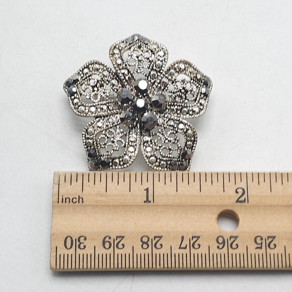 Vintage Faux Marcasite Flower Brooch Silver Tone Intricate Filigree Design - Picture 4 of 4